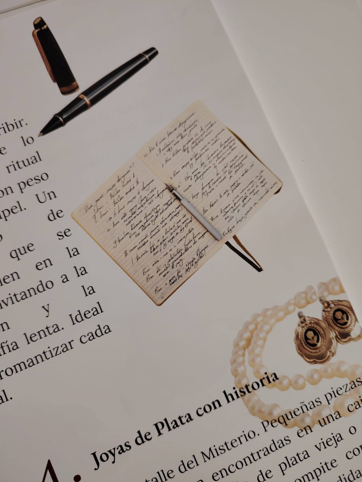 Issue #4: WITCH.SEASON. – CBM Física